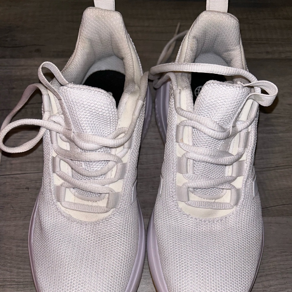White cloud foam adidas woman’s size 6